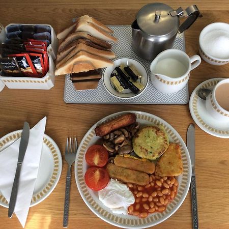 Frosty Towers Bed & Breakfast Llandudno Bagian luar foto