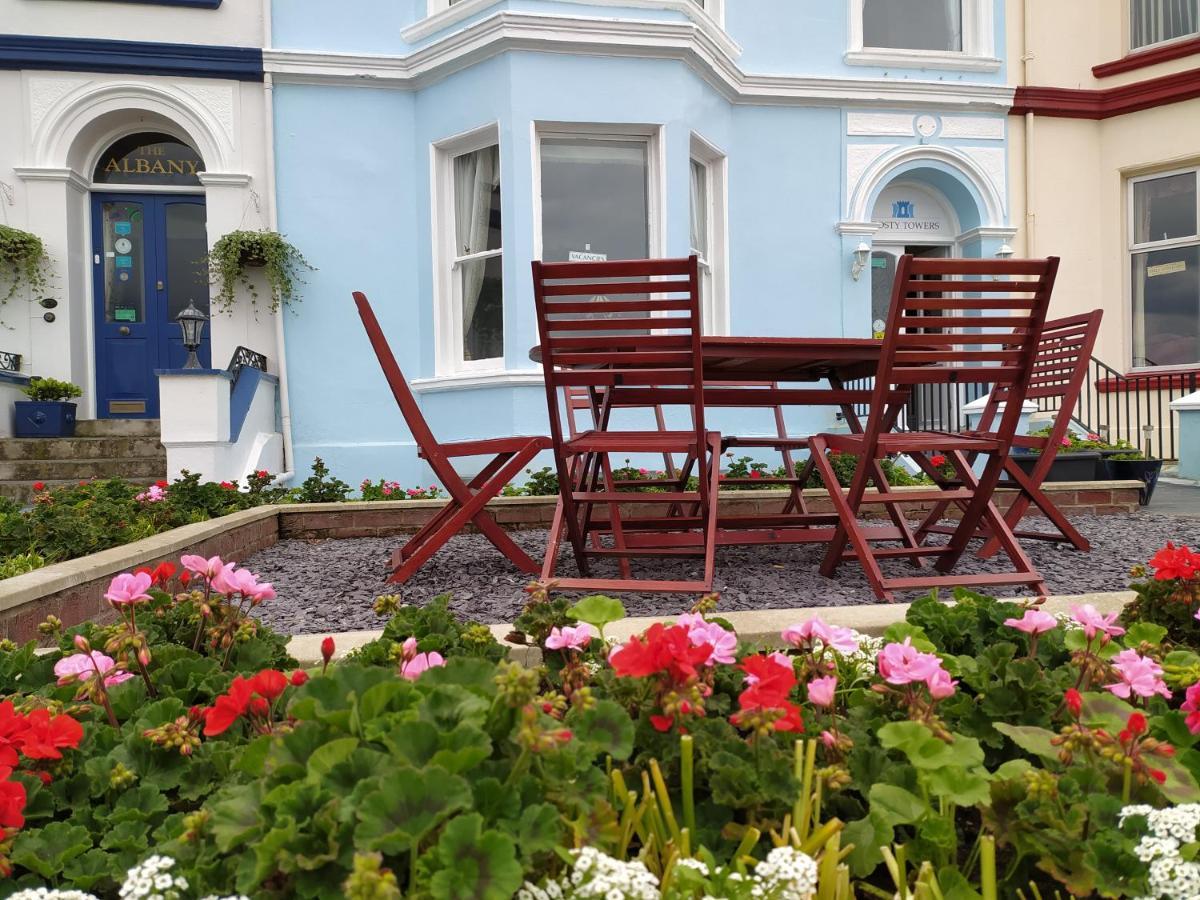 Frosty Towers Bed & Breakfast Llandudno Bagian luar foto