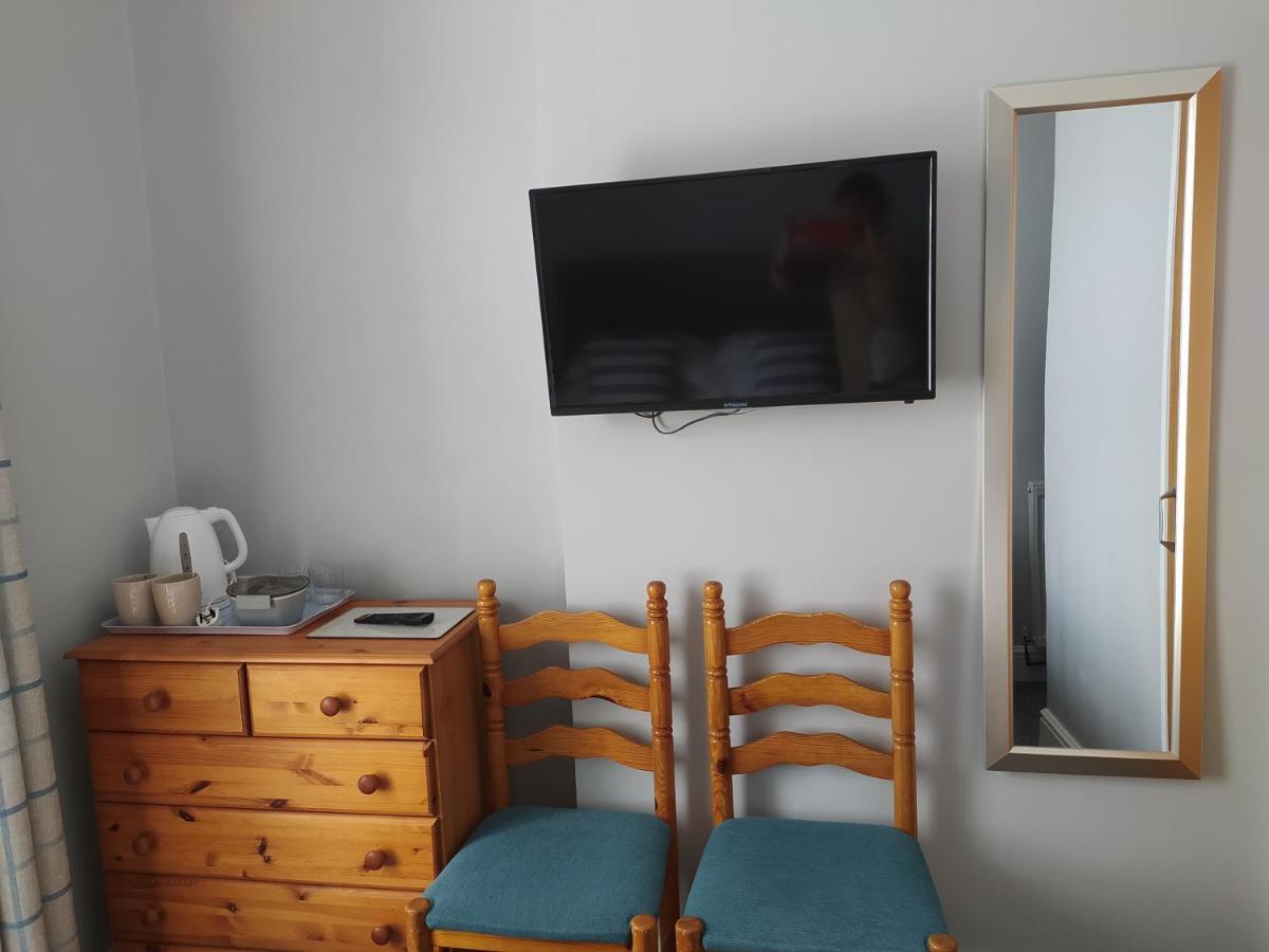 Frosty Towers Bed & Breakfast Llandudno Bagian luar foto