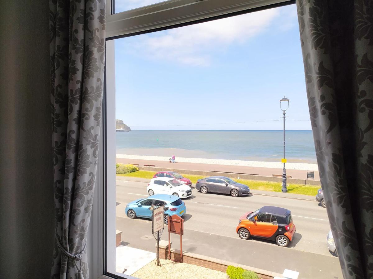 Frosty Towers Bed & Breakfast Llandudno Bagian luar foto