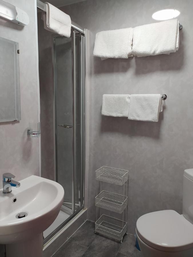 Frosty Towers Bed & Breakfast Llandudno Bagian luar foto