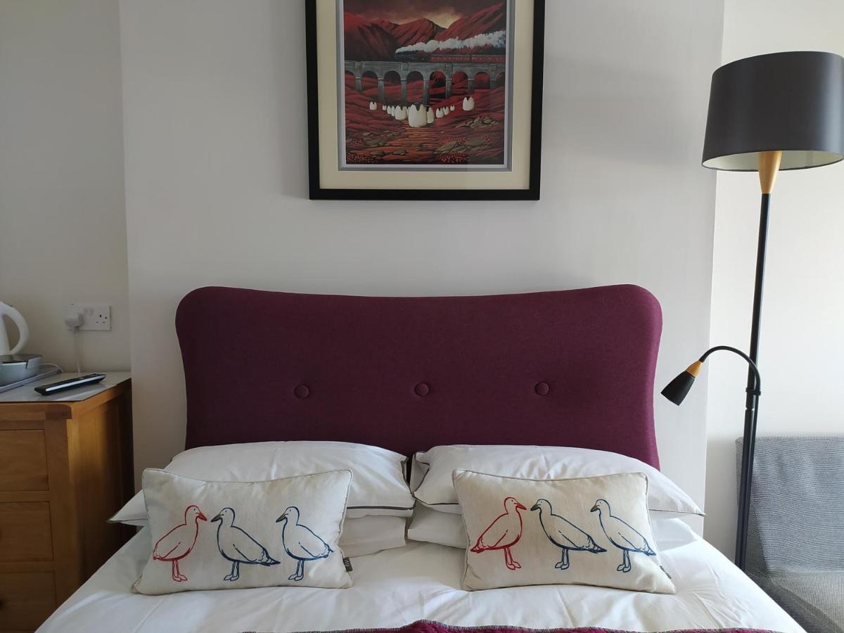 Frosty Towers Bed & Breakfast Llandudno Bagian luar foto