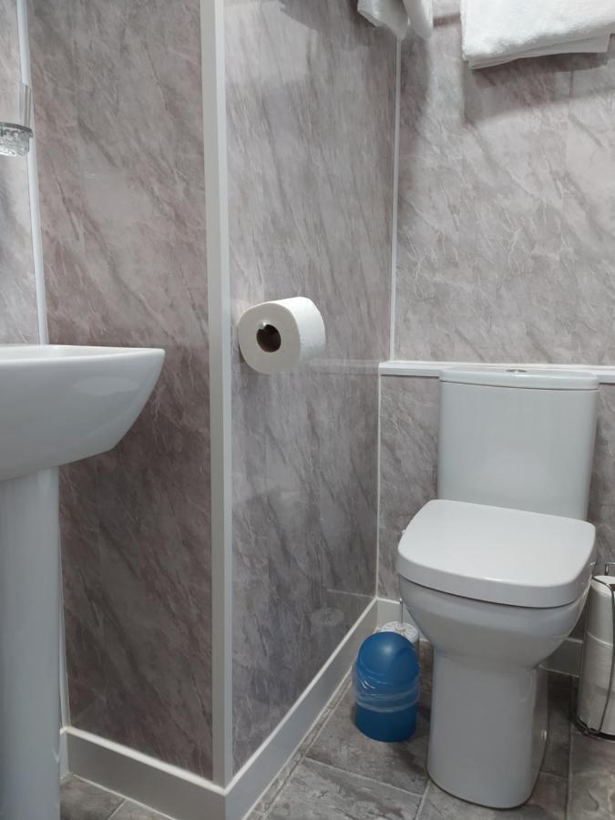 Frosty Towers Bed & Breakfast Llandudno Bagian luar foto
