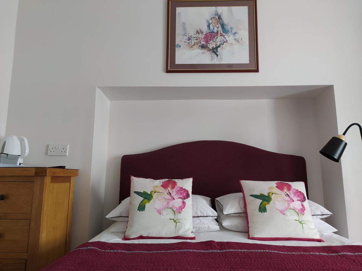 Frosty Towers Bed & Breakfast Llandudno Bagian luar foto