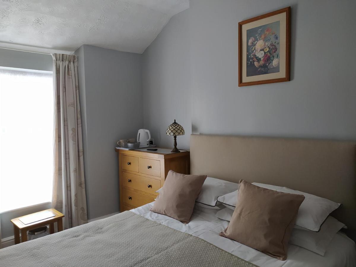 Frosty Towers Bed & Breakfast Llandudno Bagian luar foto