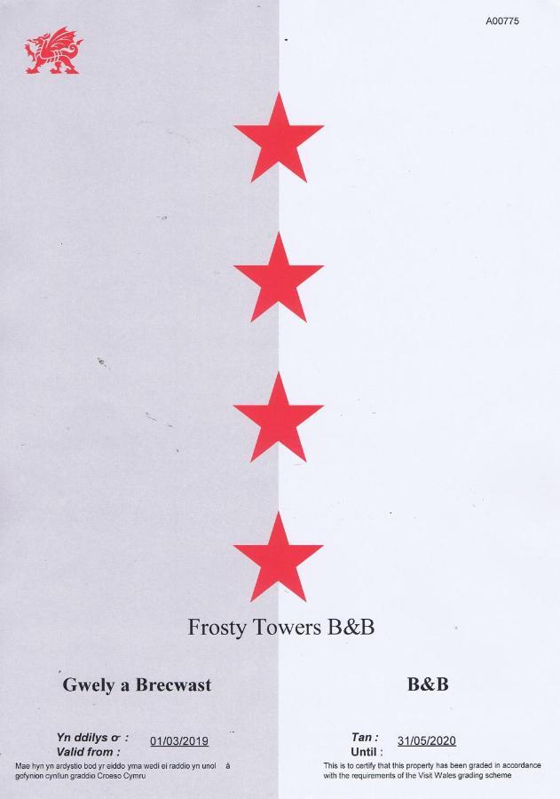 Frosty Towers Bed & Breakfast Llandudno Bagian luar foto