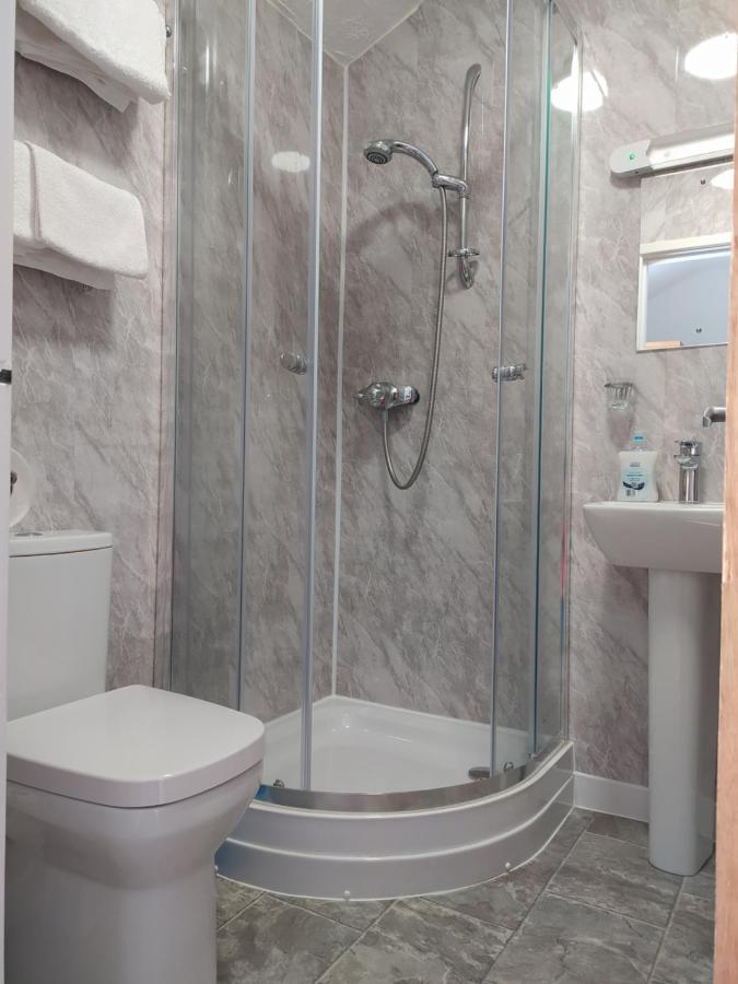 Frosty Towers Bed & Breakfast Llandudno Bagian luar foto